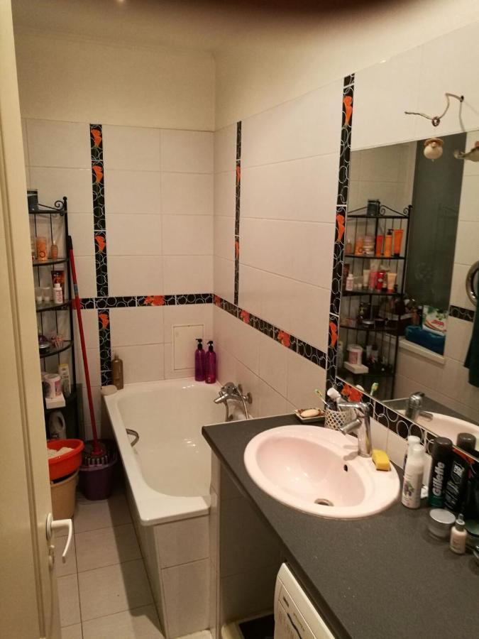 Cozy Apartment In Good Location! Riga Exterior foto